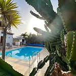 Velas Βίλα Κοραλέχο